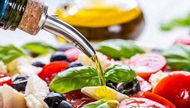 barazki entsalada landare olioarekin dieta mediterraneoko platera